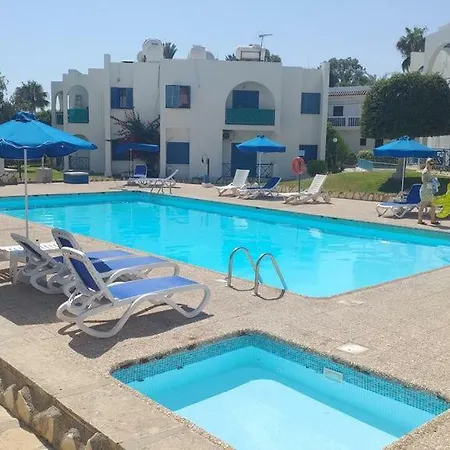 Dhekelia Diamond * Lárnaca
